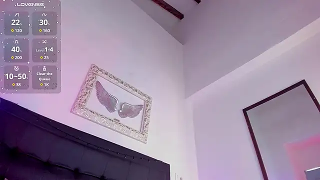 Mia 222 online show from February 4, 2025, 3:26 pm