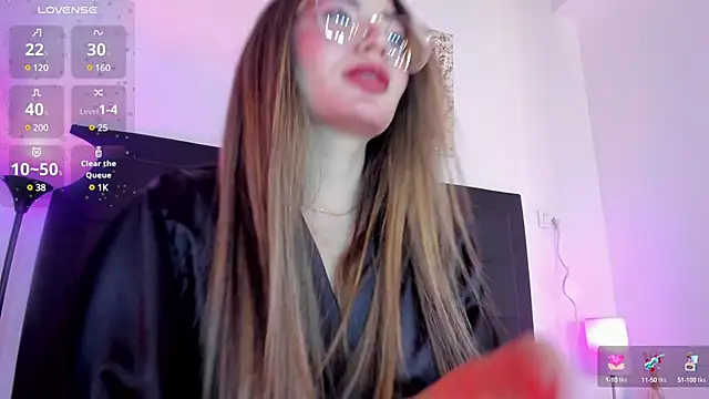 Mia 222 online show from February 21, 2025, 3:32 pm