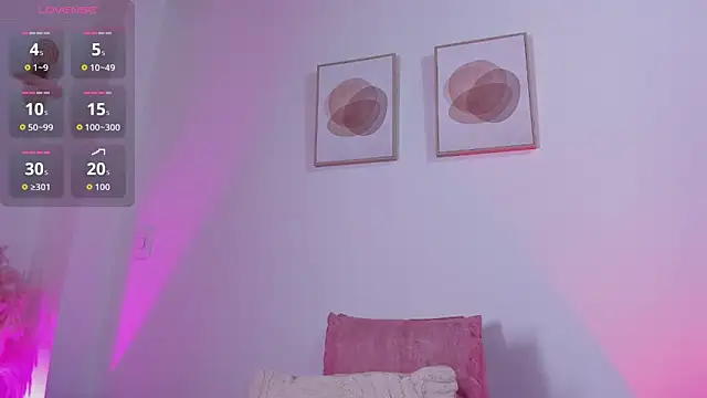 Mia 222 online show from September 30, 2025, 10:42 am