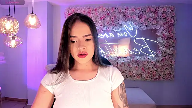 Snapshot of DonnaStonne chatting on October 13, 2025, 12:32 am DonnaStonne online show from October 13, 2025, 12:32 am