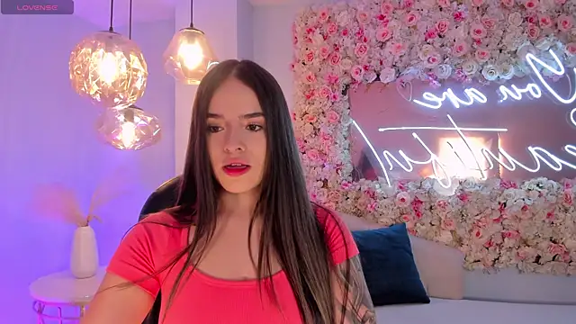 Snapshot of DonnaStonne chatting on October 19, 2025, 10:43 pm DonnaStonne online show from October 19, 2025, 10:43 pm