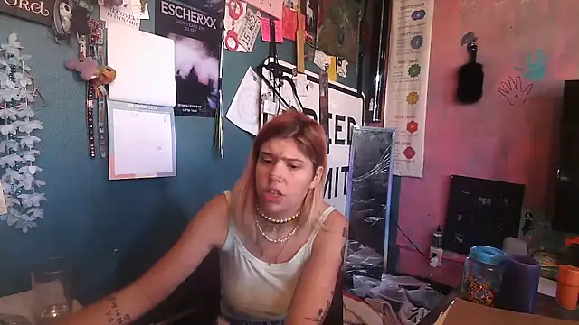 Snapshot of Esteem369 chatting on September 11, 2025, 3:34 pm Esteem369 online show from September 11, 2025, 3:34 pm