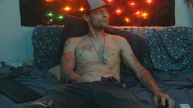 Snapshot of SoloMan2023 chatting on September 17, 2025, 7:37 pm SoloMan2023 online show from September 17, 2025, 7:37 pm