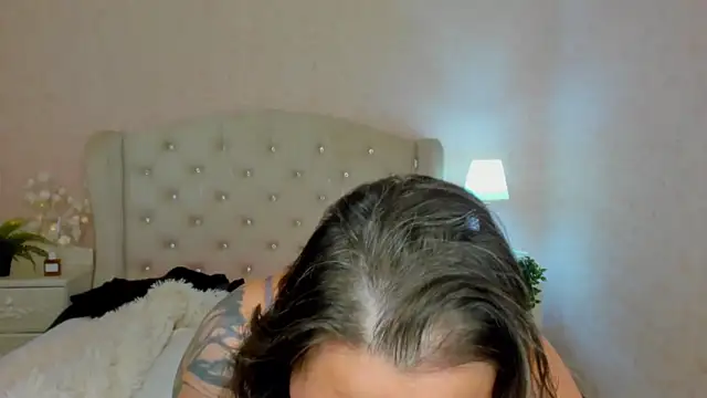 HotLiss online show from February 8, 2026, 7:23 am