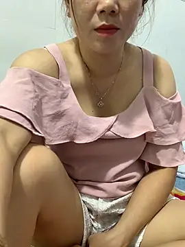 Snapshot of Baby-bigtits chatting on February 26, 2025, 6:04 am Baby-bigtits online show from February 26, 2025, 6:04 am