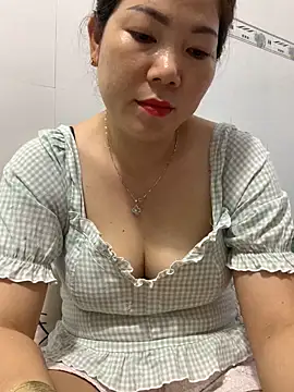 Snapshot of Baby-bigtits chatting on March 12, 2025, 6:29 am Baby-bigtits online show from March 12, 2025, 6:29 am