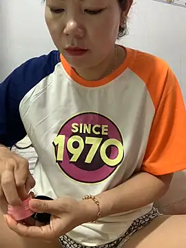 Snapshot of Baby-bigtits chatting on November 6, 2025, 11:59 pm Baby-bigtits online show from November 6, 2025, 11:59 pm