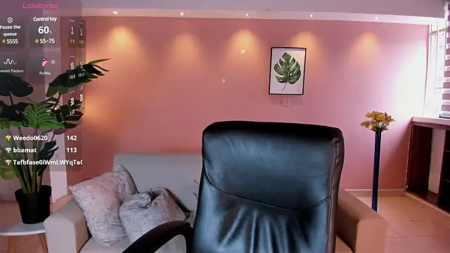 IsabellaaJoness online show from February 11, 2025, 6:01 pm