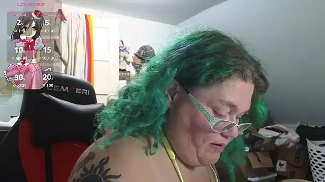 Snapshot of EmberCum chatting on November 1, 2025, 10:56 pm EmberCum online show from November 1, 2025, 10:56 pm