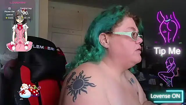 Snapshot of EmberCum chatting on November 7, 2025, 1:55 pm EmberCum online show from November 7, 2025, 1:55 pm