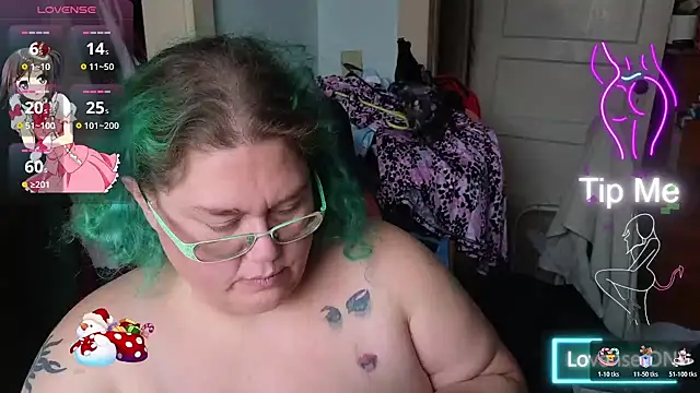 Snapshot of EmberCum chatting on November 14, 2025, 12:48 pm EmberCum online show from November 14, 2025, 12:48 pm