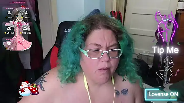 Snapshot of EmberCum chatting on November 18, 2025, 8:35 pm EmberCum online show from November 18, 2025, 8:35 pm