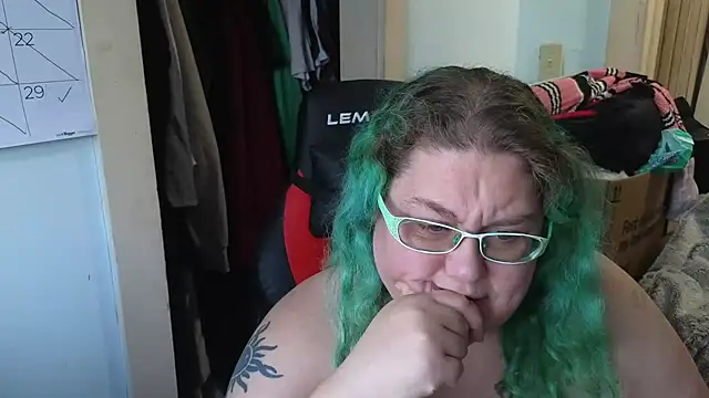 Snapshot of EmberCum chatting on November 29, 2025, 12:52 pm EmberCum online show from November 29, 2025, 12:52 pm