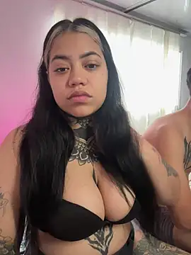 Snapshot of aliensexy chatting on February 8, 2026, 7:17 pm aliensexy online show from February 8, 2026, 7:17 pm