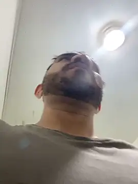 Snapshot of luisfer_98 chatting on April 15, 2026, 5:58 am luisfer 98 online show from April 15, 2026, 5:58 am