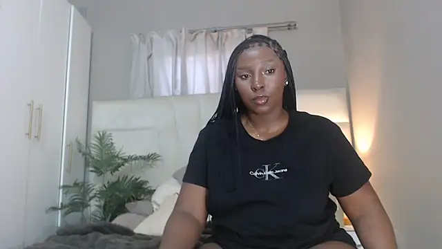 naughtyblackdolie online show from July 28, 2026, 12:12 pm