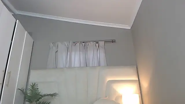 naughtyblackdolie online show from July 31, 2026, 5:29 am