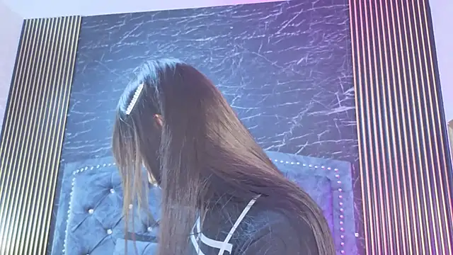 diosagolden online show from December 18, 2025, 8:37 pm