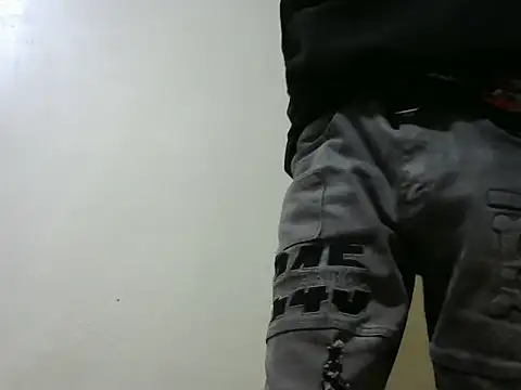 hot ebonys1 online show from October 22, 2025, 5:45 pm