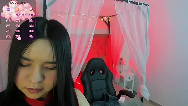 Snapshot of Hanna__Becker_ chatting on October 17, 2025, 3:53 am Hanna Becker online show from October 17, 2025, 3:53 am