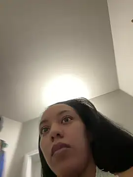 Snapshot of juicyyy323 chatting on December 27, 2024, 12:18 am juicyyy323 online show from December 27, 2024, 12:18 am