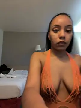 Snapshot of juicyyy323 chatting on January 18, 2025, 6:43 pm juicyyy323 online show from January 18, 2025, 6:43 pm