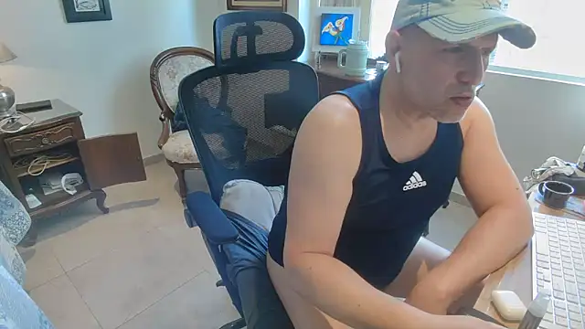 slzypvtpig online show from February 15, 2026, 3:09 pm