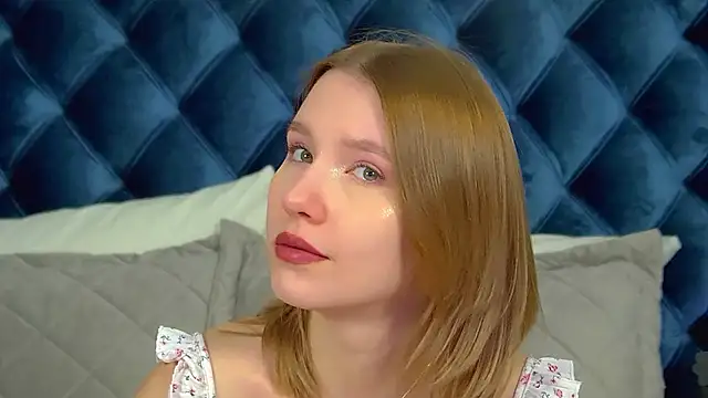 LiliLinn online show from February 7, 2026, 5:00 am