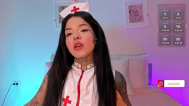 NinaInk online show from October 26, 2025, 1:39 pm