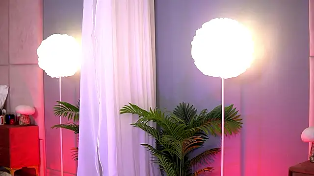 AlmaLuv online show from February 12, 2026, 5:02 am