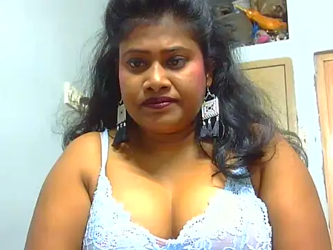 Snapshot of sexy_roma chatting on December 21, 2024, 9:23 am sexy roma online show from December 21, 2024, 9:23 am