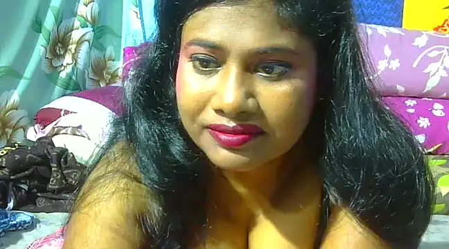 Snapshot of sexy_roma chatting on February 12, 2025, 9:01 pm sexy roma online show from February 12, 2025, 9:01 pm