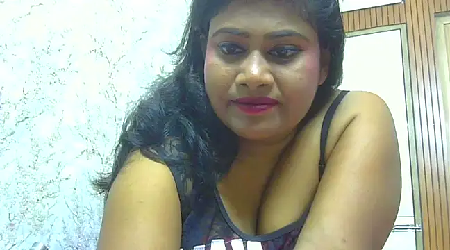 Snapshot of sexy_roma chatting on March 8, 2025, 5:54 pm sexy roma online show from March 8, 2025, 5:54 pm