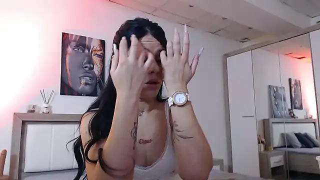 Snapshot of LaylaCruzRose chatting on December 9, 2024, 7:50 am LaylaCruzRose online show from December 9, 2024, 7:50 am