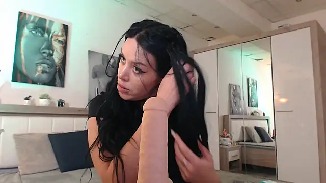 Snapshot of LaylaCruzRose chatting on March 8, 2025, 8:14 pm LaylaCruzRose online show from March 8, 2025, 8:14 pm