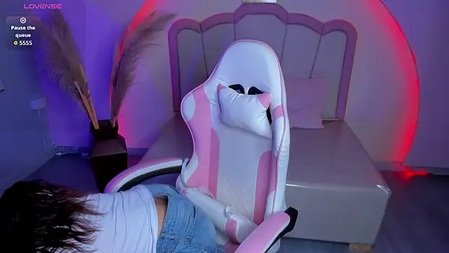 katy sweet19 online show from February 23, 2026, 10:23 am