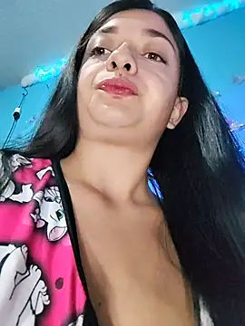 Snapshot of evelyn_prince1 chatting on July 12, 2026, 9:44 am evelyn prince1 online show from July 12, 2026, 9:44 am