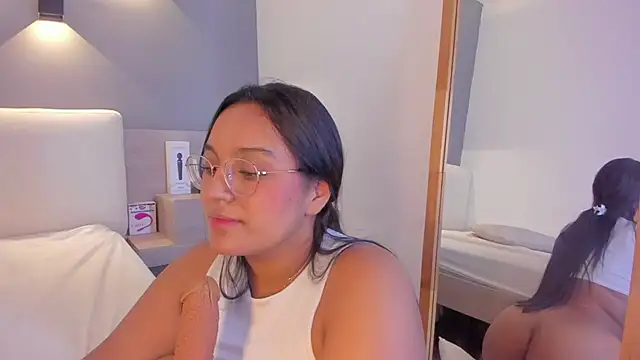 ellamontoya online show from January 28, 2025, 7:53 am