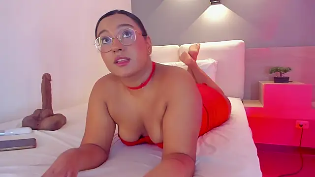 ellamontoya online show from September 9, 2025, 12:59 pm