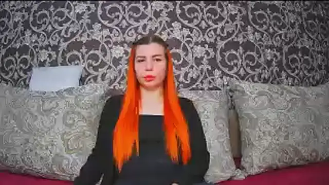 ElllaNuar online show from November 12, 2025, 3:18 am