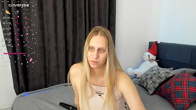 Snapshot of miissblonde chatting on December 22, 2024, 6:39 am miissblonde online show from December 22, 2024, 6:39 am