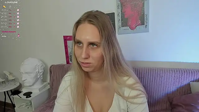 Snapshot of miissblonde chatting on January 12, 2025, 6:49 am miissblonde online show from January 12, 2025, 6:49 am