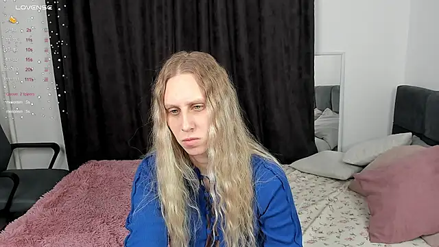 Snapshot of miissblonde chatting on February 26, 2025, 2:04 am miissblonde online show from February 26, 2025, 2:04 am