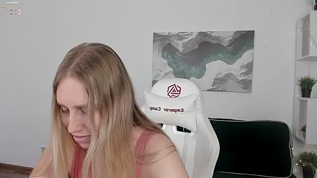 Snapshot of miissblonde chatting on March 9, 2025, 6:06 am miissblonde online show from March 9, 2025, 6:06 am
