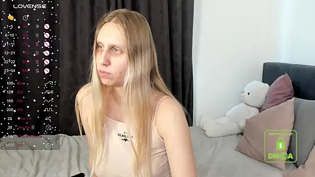 Snapshot of miissblonde chatting on March 13, 2025, 8:37 am miissblonde online show from March 13, 2025, 8:37 am