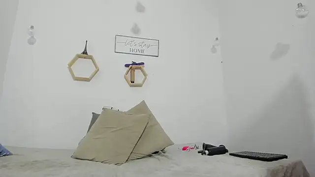 clarise cooper online show from October 2, 2025, 8:21 am