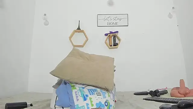 clarise cooper online show from October 7, 2025, 9:39 am