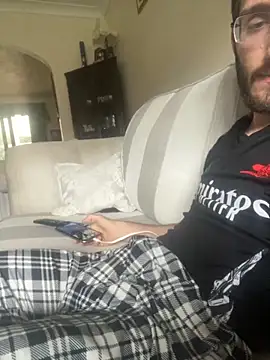 EE123458 online show from October 3, 2025, 12:46 pm