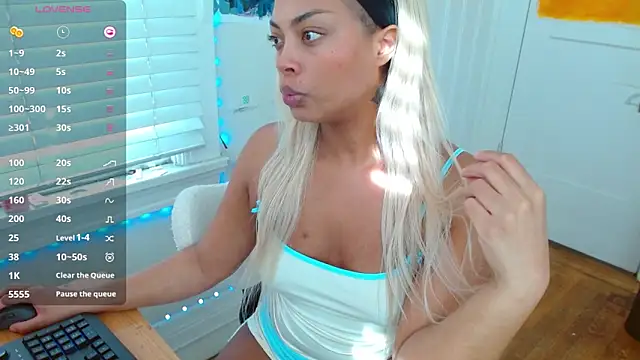 Snapshot of AriaAsster chatting on February 9, 2026, 7:18 pm AriaAsster online show from February 9, 2026, 7:18 pm