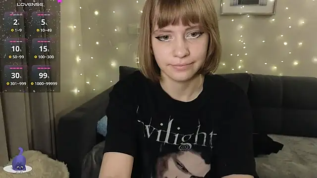 Snapshot of HermioneHHH chatting on December 7, 2024, 11:01 pm HermioneHHH online show from December 7, 2024, 11:01 pm